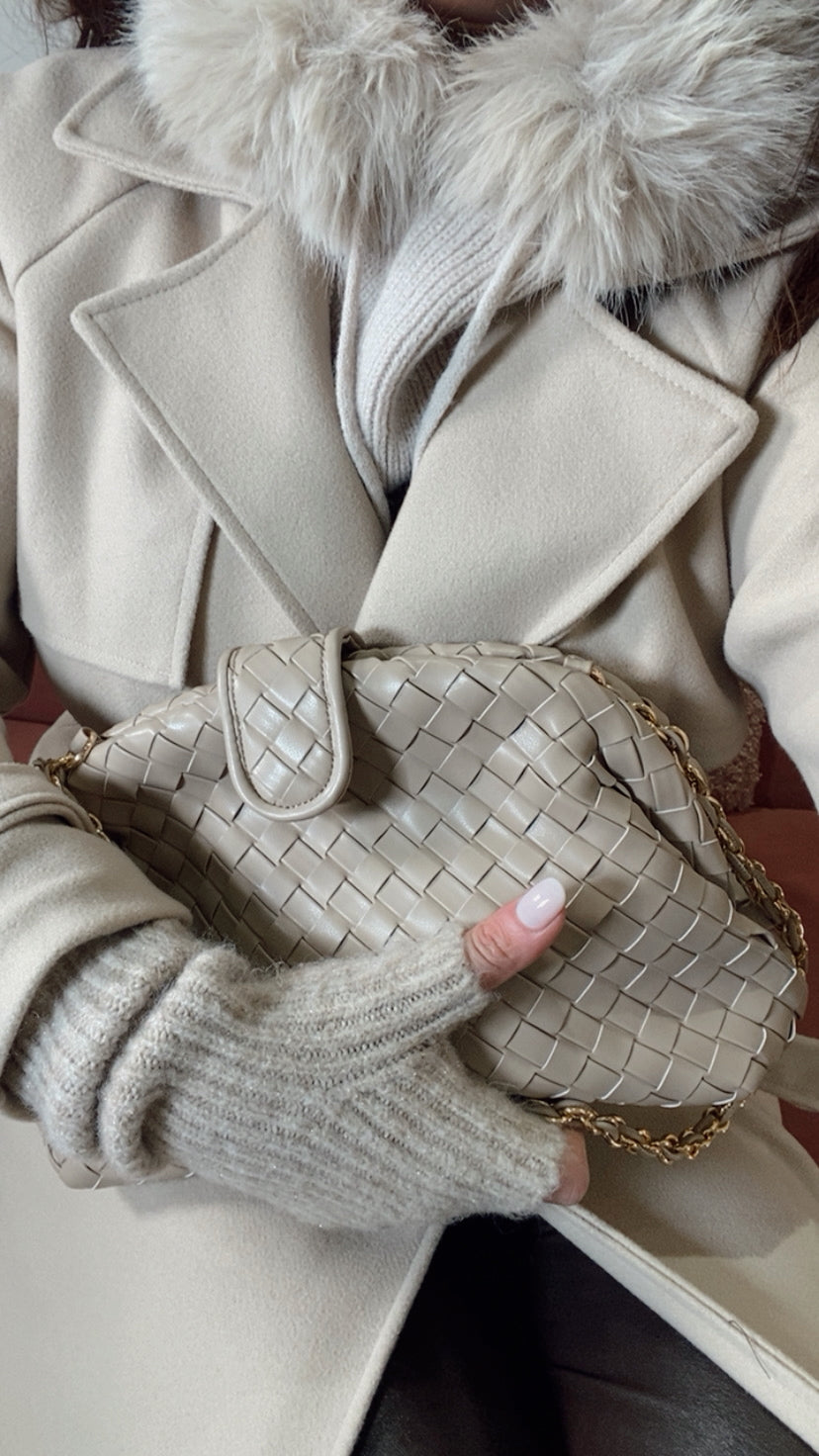 Bolso cluth trenzado