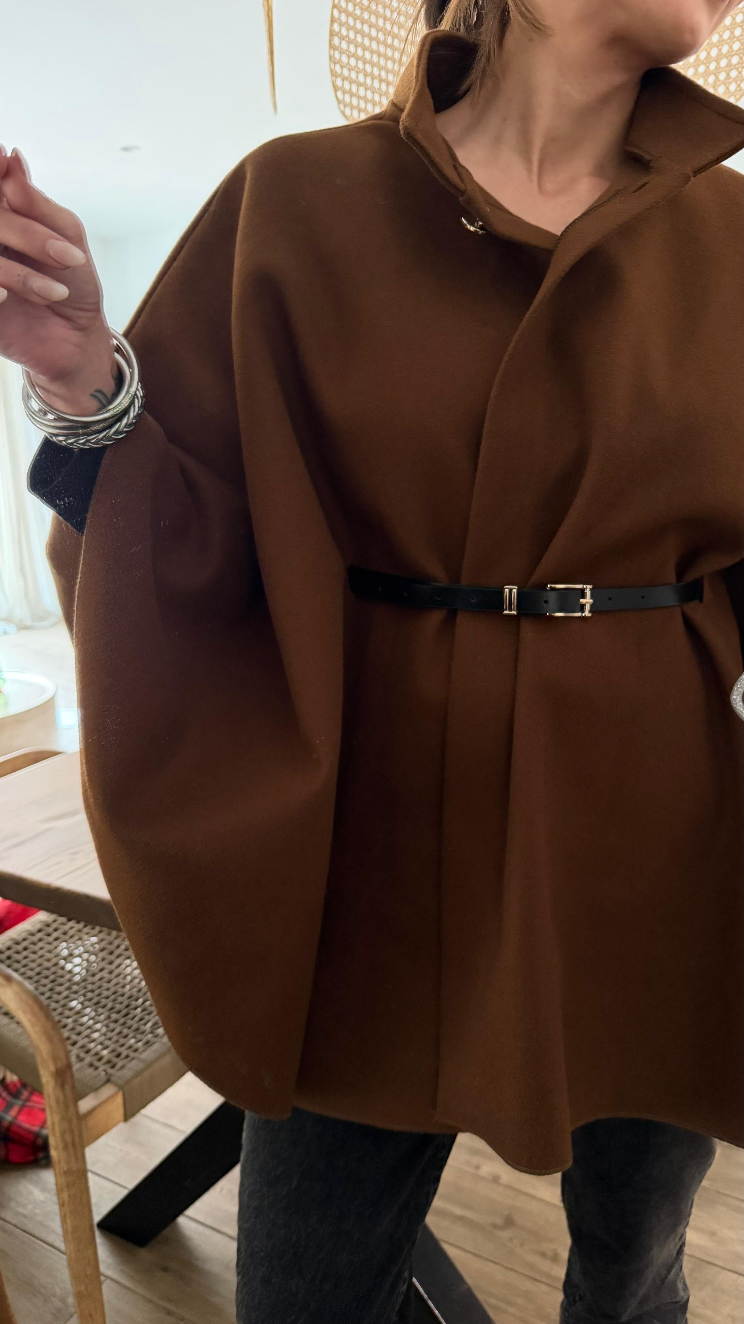 Capa de paño Claudia