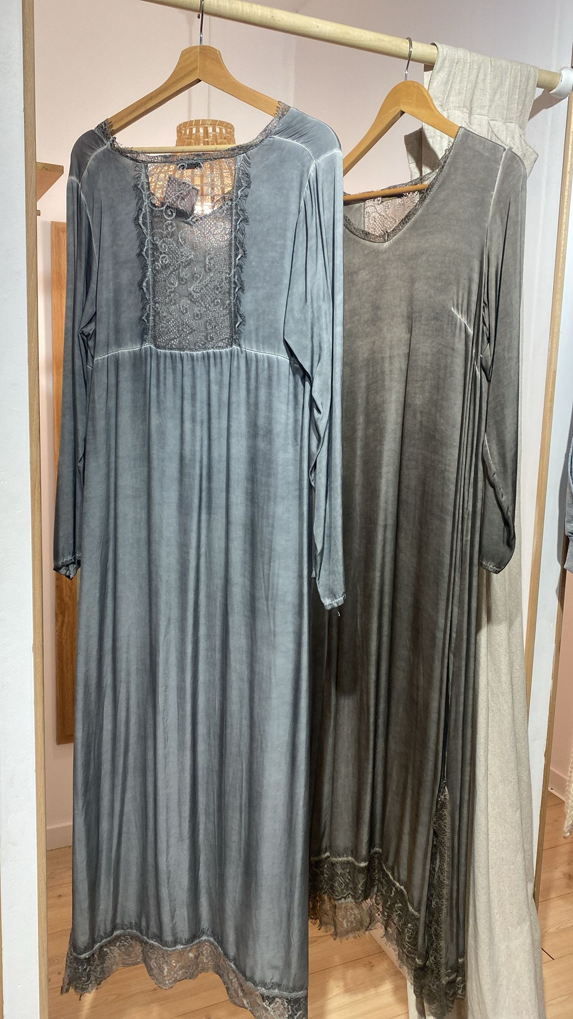 Vestido Viscosa y Blonda