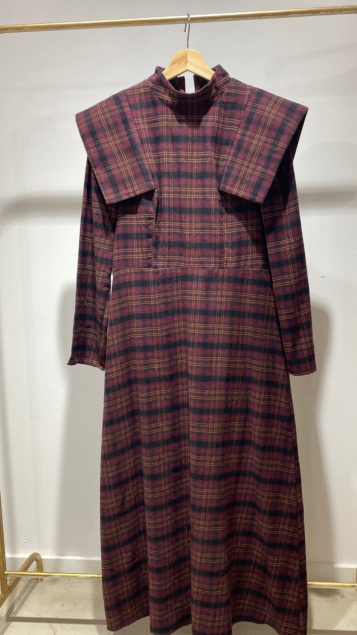 Vestido Burgundy Volante